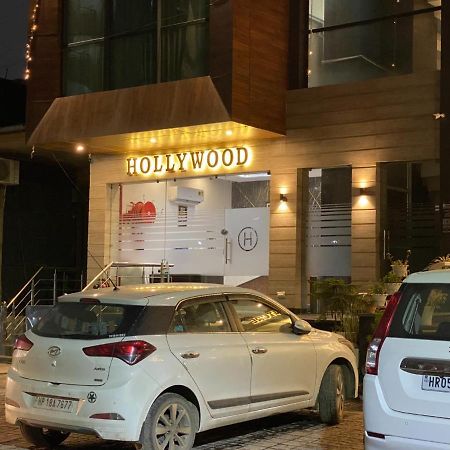 Hotel Hollywood Zirakpur Chandigarh - Family Hotel Zewnętrze zdjęcie