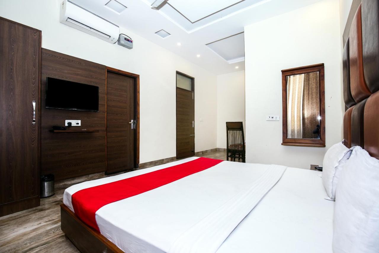 Hotel Hollywood Zirakpur Chandigarh - Family Hotel Zewnętrze zdjęcie